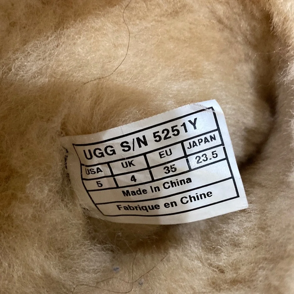 UGG Australia Girl's Classic II Chestnut Brown Short Fur Lined Boots